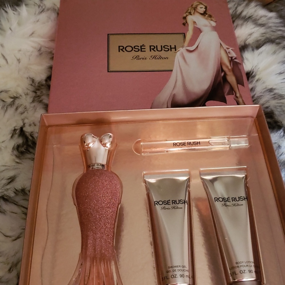 ROSE RUSH PARIS HILTON